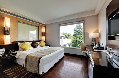 Sector 14 Hotel | Quality Inn Gurgaon