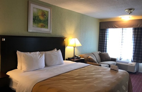 Huntingburg Hotel | Quality Inn Huntingburg - Jasper