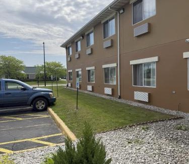 Manitowoc Hotel | Quality Inn Manitowoc