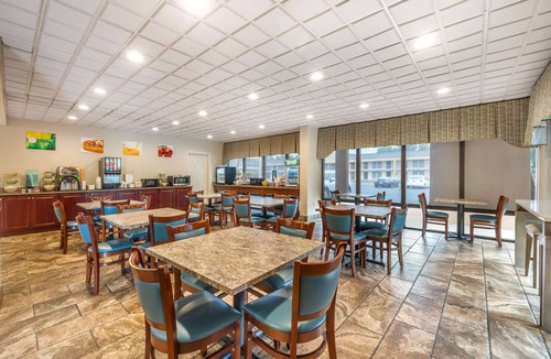 Paris Hotel | Quality Inn Paris