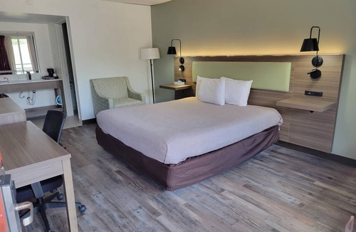Perry Hotel | Quality Inn Perry