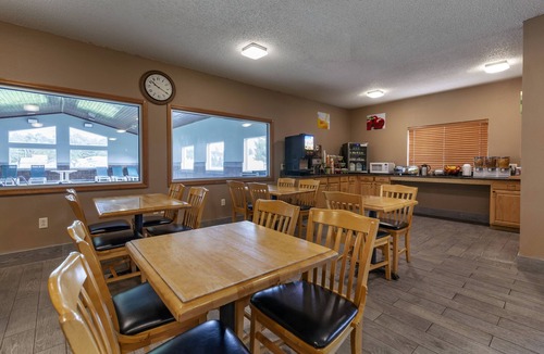 Redgranite Hotel | Quality Inn Redgranite
