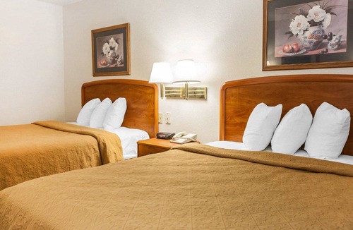 Indianapolis Hotel | Quality Inn South