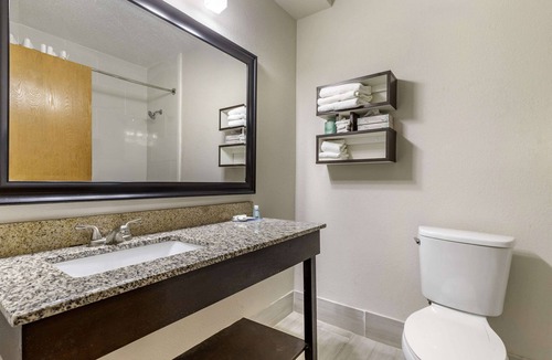 Arcadia Hotel | Quality Inn Spartanburg Northwest