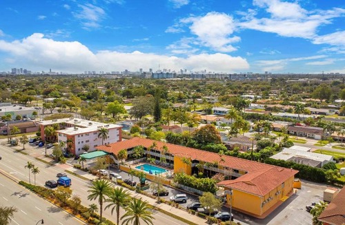 Hollywood Hills Hotel | Quality Inn & Suites Airport-Cruise Port Hollywood