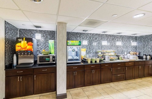 Arden Hills Hotel | Quality Inn & Suites Arden Hills - Saint Paul North