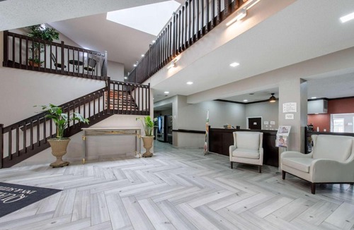 Brownsburg Hotel | Quality Inn & Suites Brownsburg - Indianapolis West