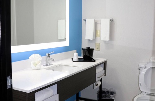 Kyle Hotel | Quality Inn & Suites Buda