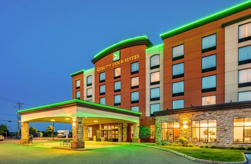 Desjardins Hotel | Quality Inn & Suites