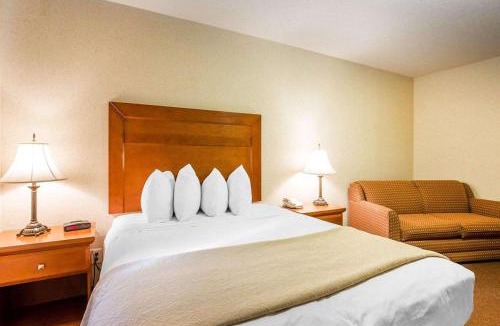 South Lethbridge Hotel | Quality Inn & Suites