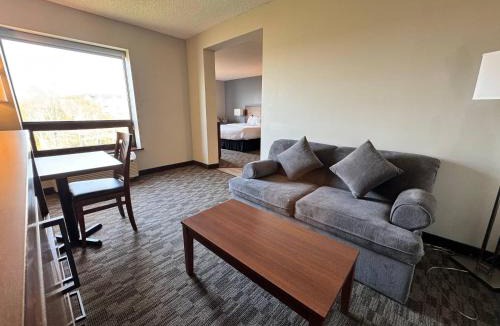 Sydney Hotel | Quality Inn & Suites