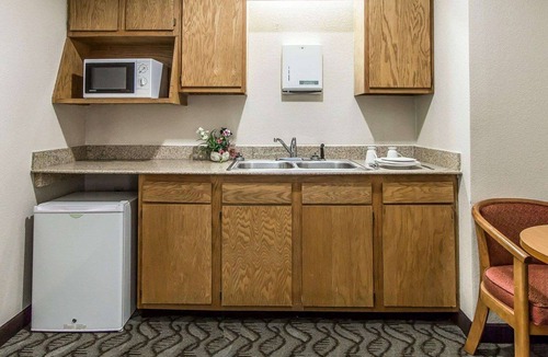 Circleville Hotel | Quality Inn & Suites Circleville