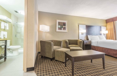 Windsor Hotel | Quality Inn & Suites Downtown Windsor
