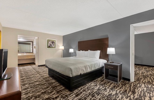 Easley Hotel | Quality Inn & Suites Easley - Greenville
