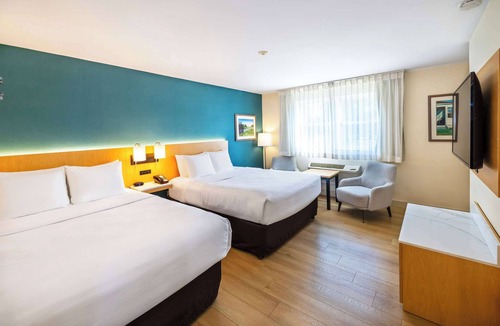 Summerside Hotel | Quality Inn & Suites Garden of the Gulf