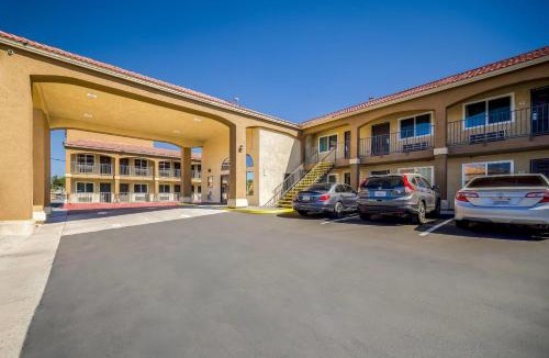 Hesperia Hotel | Quality Inn & Suites Hesperia-Victorville