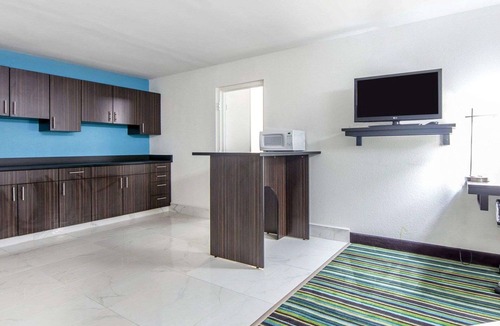 Jasper Hotel | Quality Inn & Suites Jasper - Kimball