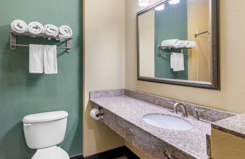 Marlin Hotel | Quality Inn & Suites - Marlin