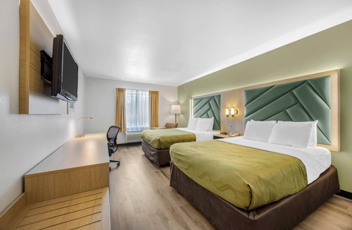 Monterey Hotel | Quality Inn & Suites Monterey I-40