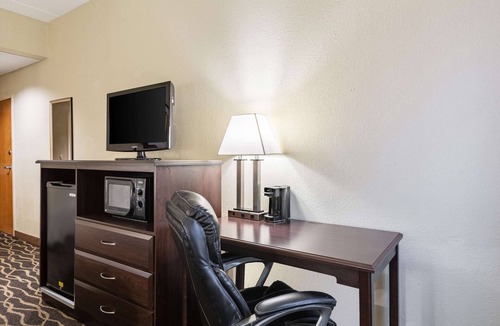 Southport Hotel | Quality Inn & Suites Southport