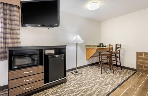 South Fork Hotel | Quality Inn & Suites South Fork - Wolf Creek