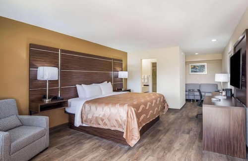 Suffolk Hotel | Quality Inn & Suites Suffolk West