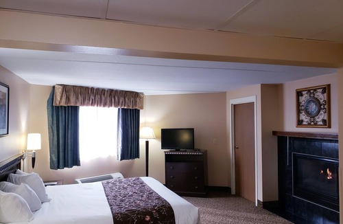 Black River Falls Hotel | Quality Inn & Suites Black River Falls I-94