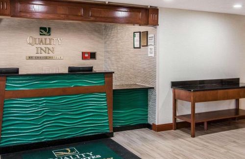 Warren Hotel | Quality Inn & Suites Warren - Detroit