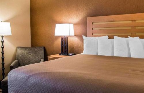 Warren Hotel | Quality Inn & Suites Warren - Detroit