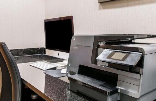 Warren Hotel | Quality Inn & Suites Warren - Detroit