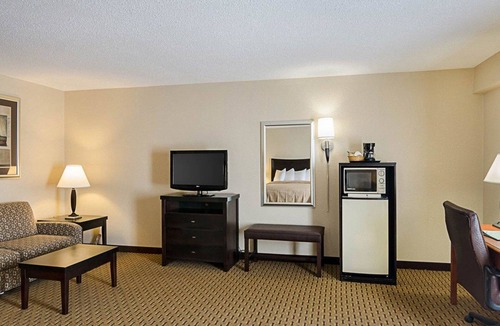 Troutville Hotel | Quality Inn Troutville - Roanoke North