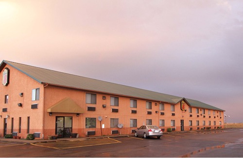 Russell Hotel | Quality Inn