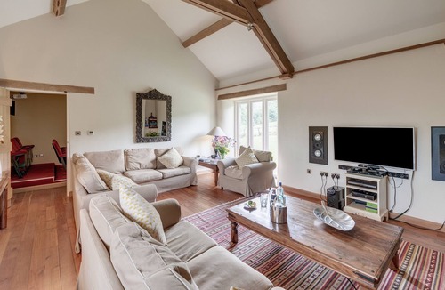 Modbury House | Quality Stone Barns With Heated Swimming Pool Located in 64 Acres Of Farm Land
