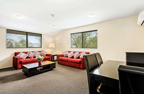 Riccarton Hotel | Quality Suites Amore