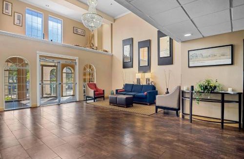 Las Colinas Hotel | Quality Suites Irving-Las Colinas