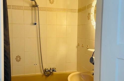 Mitte-Sud Apartment | Quartier 5 - Ferienwohnung