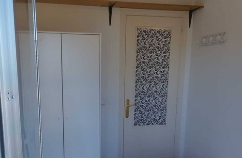 Vista Alegre Apartment | Quarto Aconchegante com Terraço!