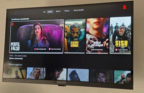 Lambari House | Quarto Aconchegante Completo Wi-Fi TV Microondas Cafeteira Entrada Privativa