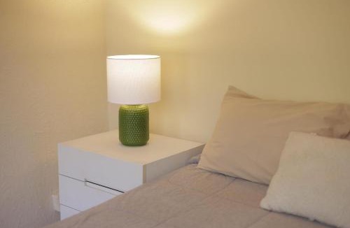 Serra House | Quarto Casal com Varanda Casa Caramel