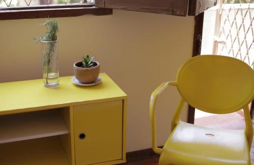 Serra House | Quarto Casal com Varanda Casa Caramel