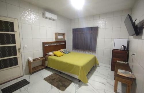 Peruibe House | Quarto com banheiro ar condicionado familiar