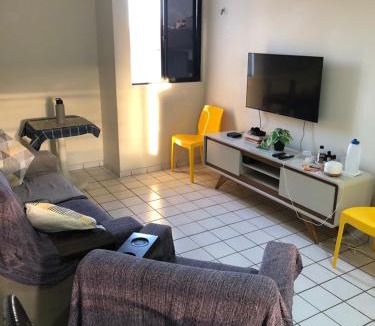 Bessa Apartment | Quarto com banheiro e ar privativos Demais areas do ap compartilhadas com o anfitriao Hospedes LGBTQIA sao bem vindos