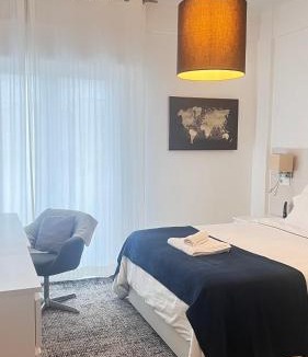 Reboleira House | Quarto com casa de banho privativo