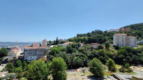 Covilha House | Quarto privado com varanda, wi-fi, linda vista, perto da UBI