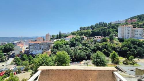 Covilha House | Quarto privado com varanda, wi-fi, linda vista, perto da UBI