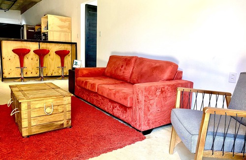 Cambui House | Quarto Privativo com Banheiro Externo de uso Exclusivo