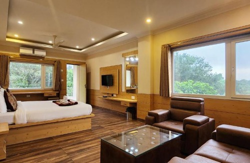 Fatehpur Hotel | Quartz Himalayan Brothers