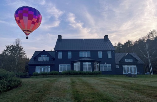 Hartland House | Quechee Mountaintop Escape: Wilderness meets sophistication .