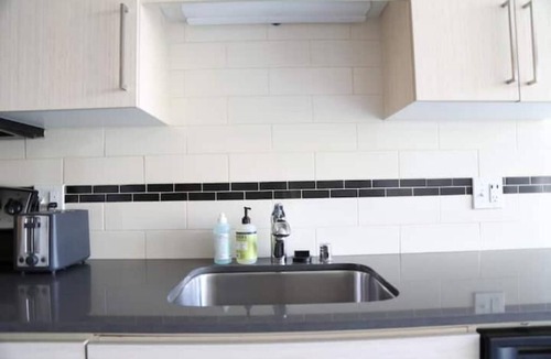 Lower Queen Anne Apartment | Queen Anne Abode ★ 1 Block from CPA! ★ Free Parking!