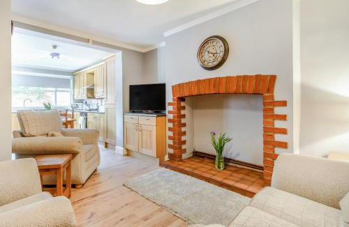 Bridlington Old Town House | Queen B's